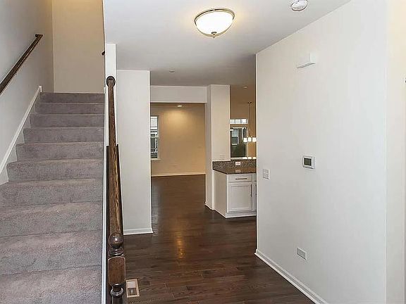 4th image of 2972 Henley Ln