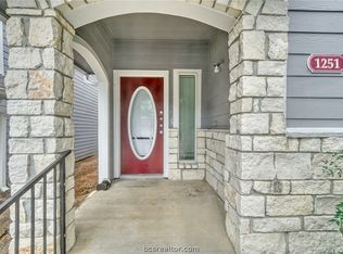 1251 Canyon Creek Cir, College Station, TX 77840