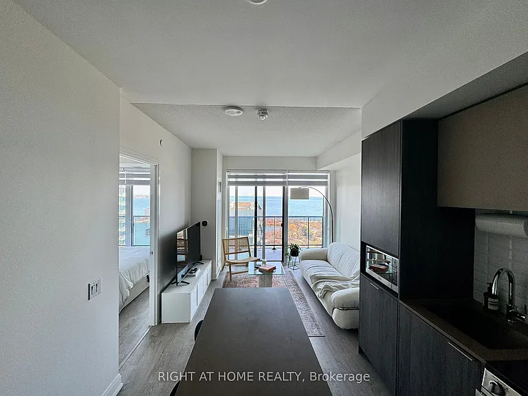 70 Annie Craig Dr #1906 — Photo 1