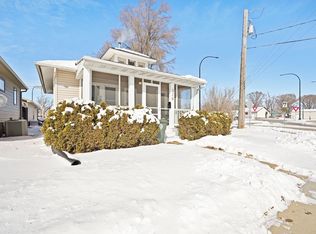 320 Black Hawk Rd, Waterloo, IA 50701