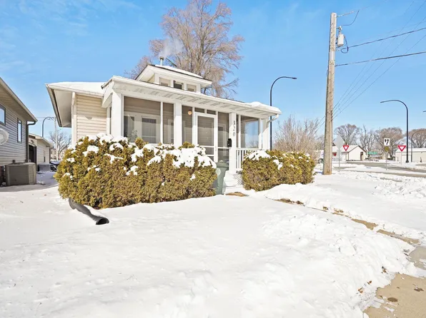 320 Black Hawk Rd, Waterloo, IA 50701