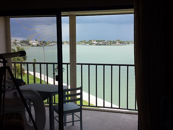 3rd image of 7700 Sun Island Dr S APT 307