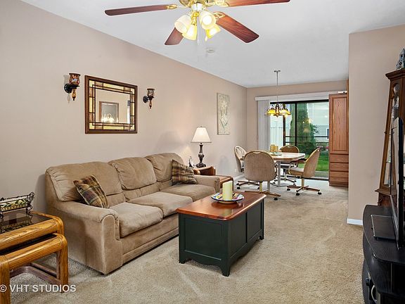 3rd image of 11 Waterford Dr