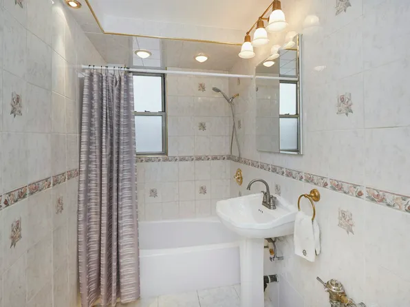 225 East 76th Street image 6 of 9