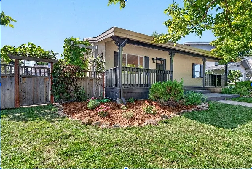 2 bed, 990 sqft, $3,650 — Photo 4