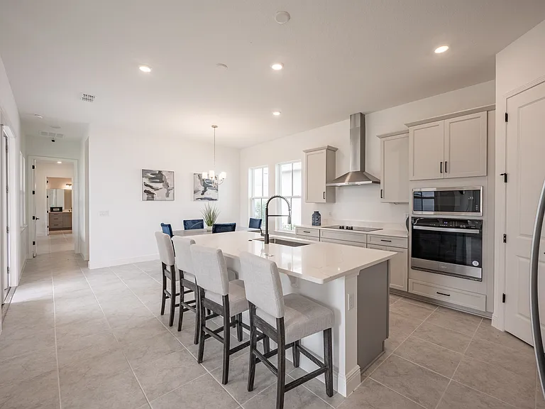 10132 Peebles St — Photo 15