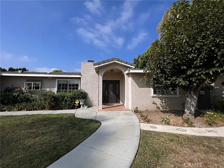 2411 Briargate Ln — Photo 1