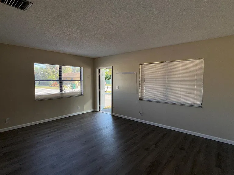 6140 SW 43rd St — Photo 12