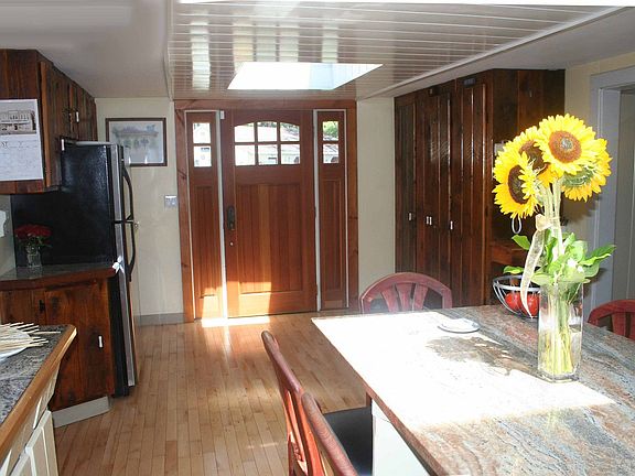 kit skylight brings in sun