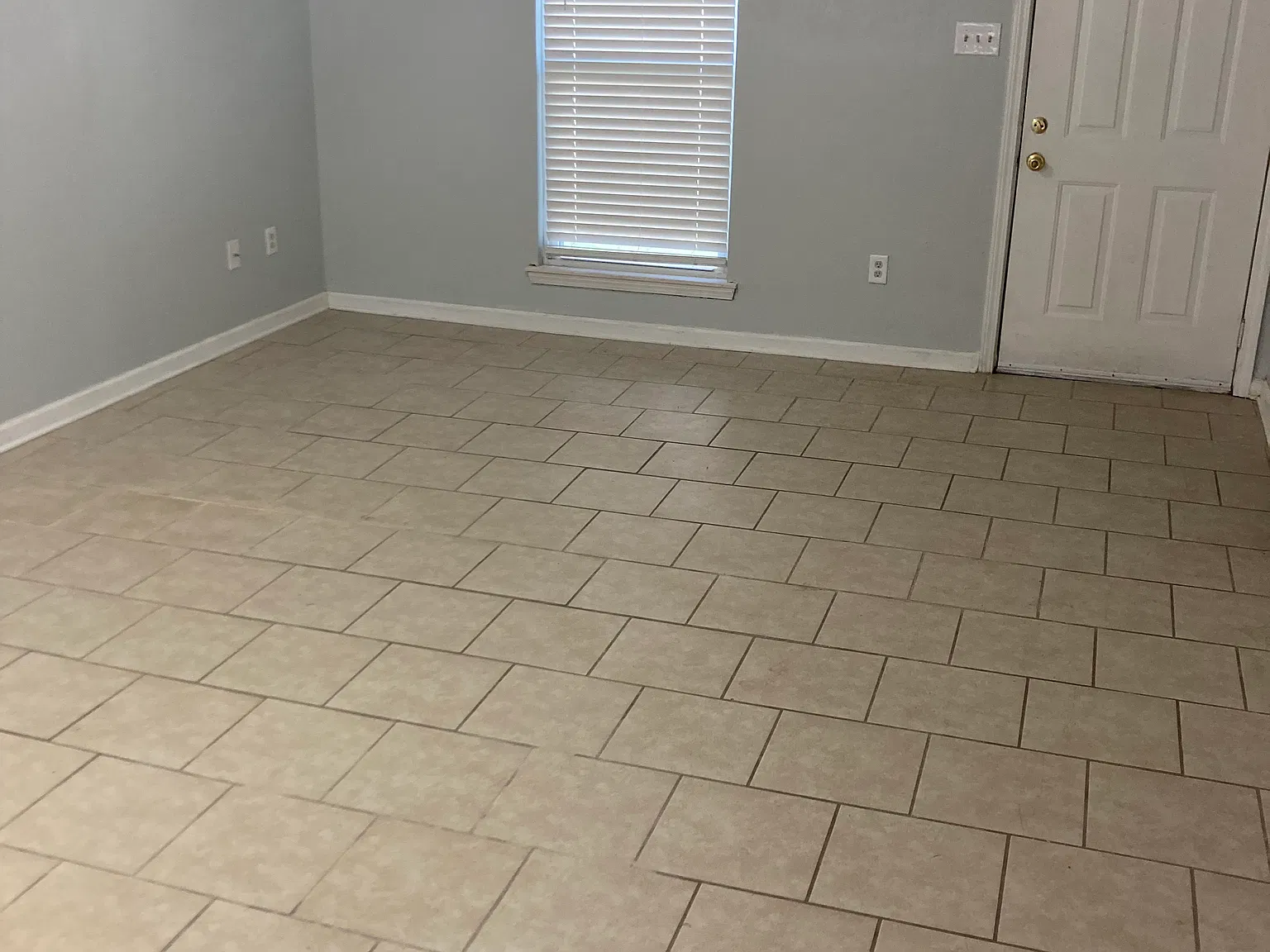 2 bed, 2.5 bath, 1125 sqft, $1,000 — Photo 3