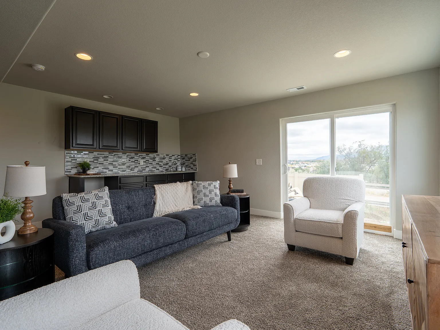 4 bed, 3.5 bath, 2967 sqft, $1,300 — Photo 3