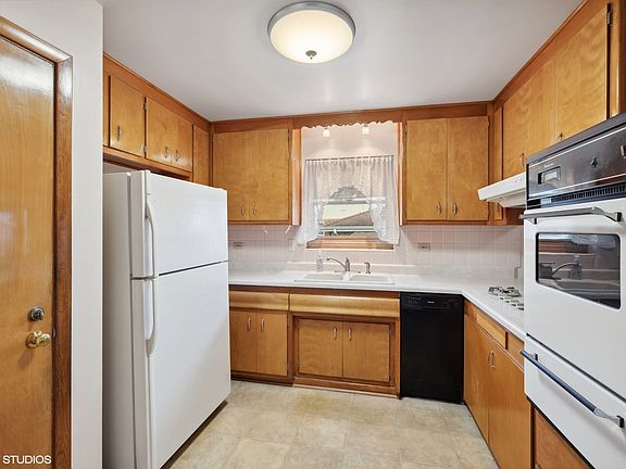 5th image of 9821 S Albany Ave