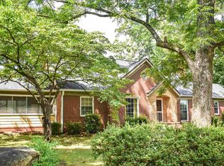 2314 N Broad St, Commerce, GA 30529