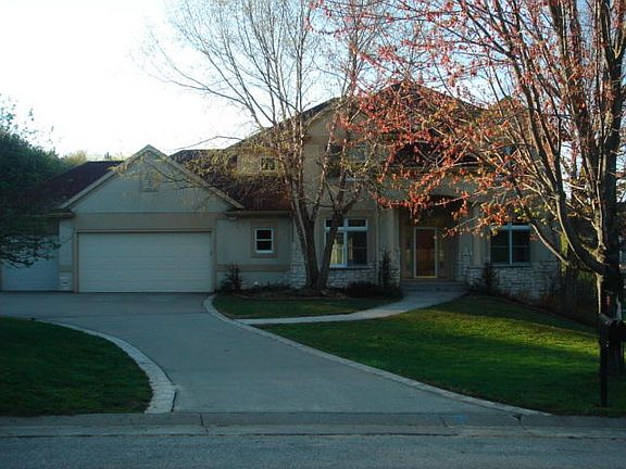 3rd image of 4520 Woodland Grn