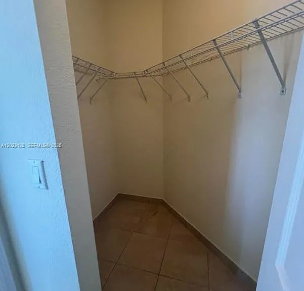 1423 NE 40th Rd — Photo 12