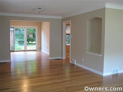 Dining Room leads to Family Room