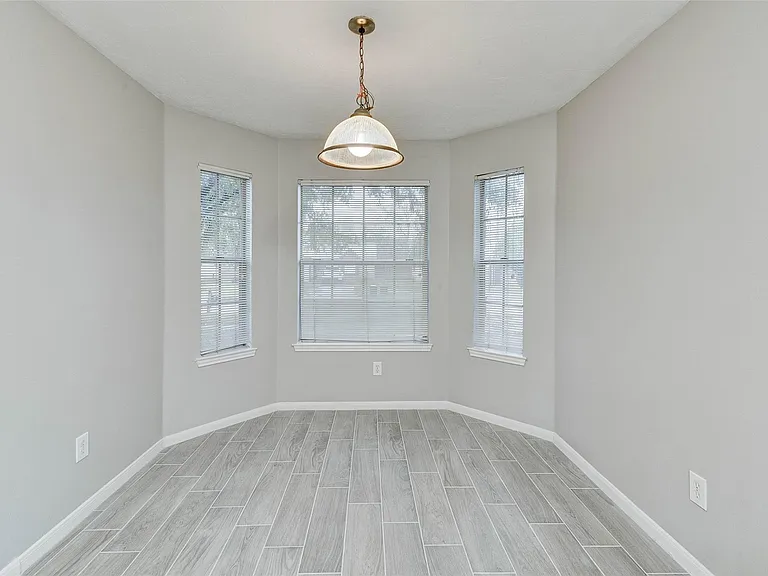 7815 Barnhill Dr — Photo 15