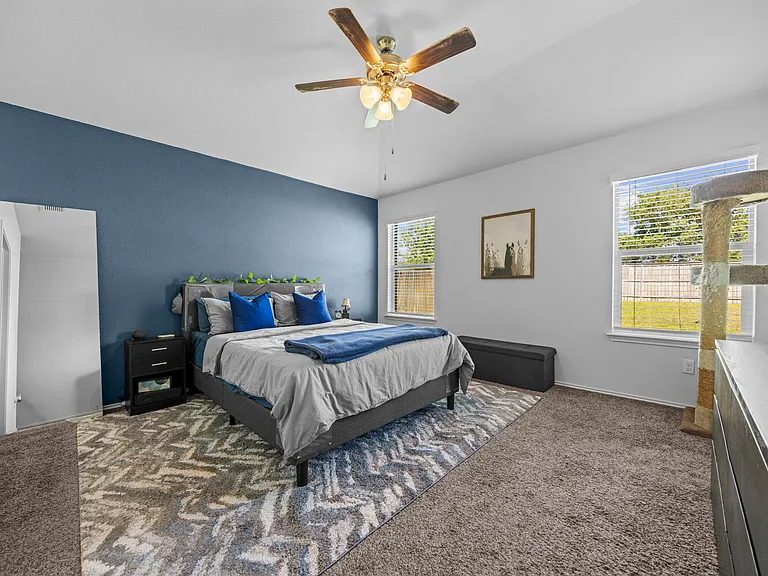 8402 Pleasant Trail Dr — Photo 16