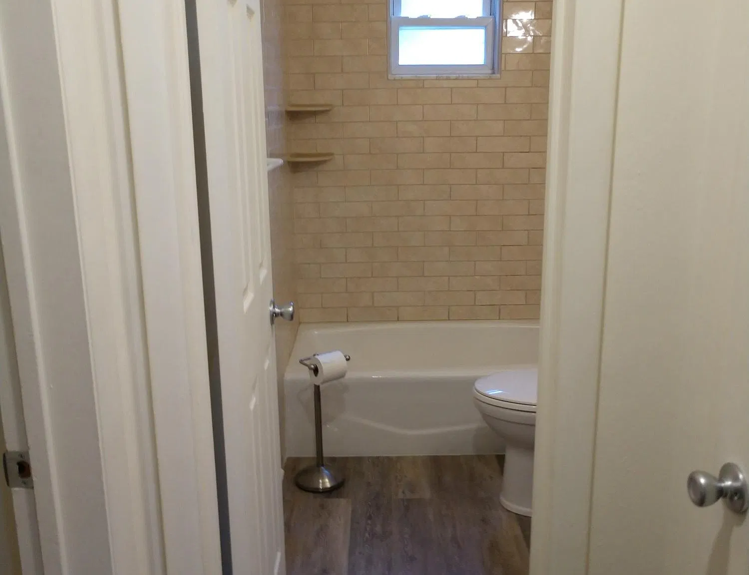 3 bed, 956 sqft, $950 — Photo 4