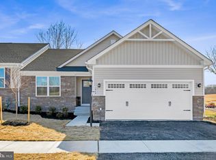 1864 Shannon Dr S, Greencastle, PA 17225