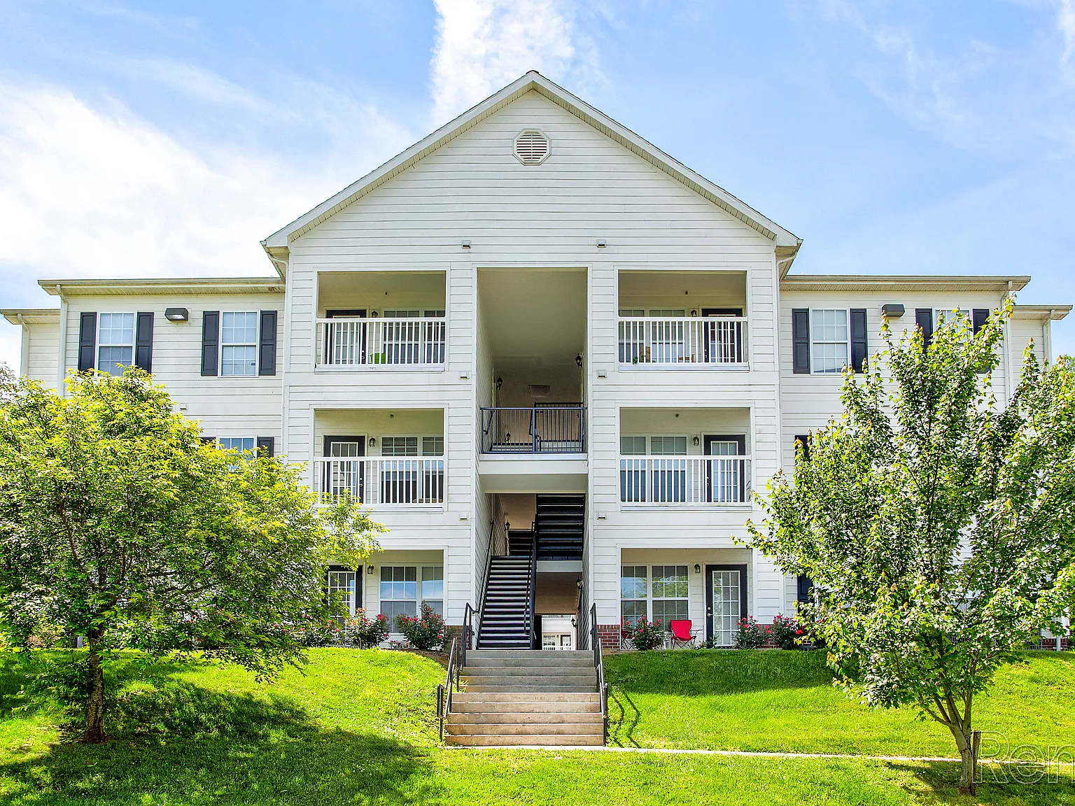 Walker Rosa Apartments — Photo 3