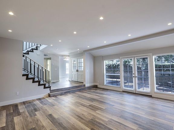 Another entrance to patio from living room