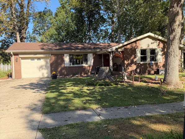 465 Autumn Ln, Greenwood, IN 46143