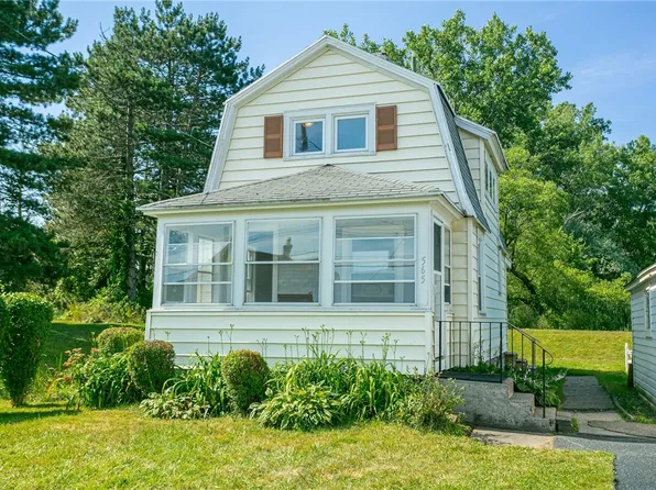 565 Edgemere Dr, Rochester, NY 14612