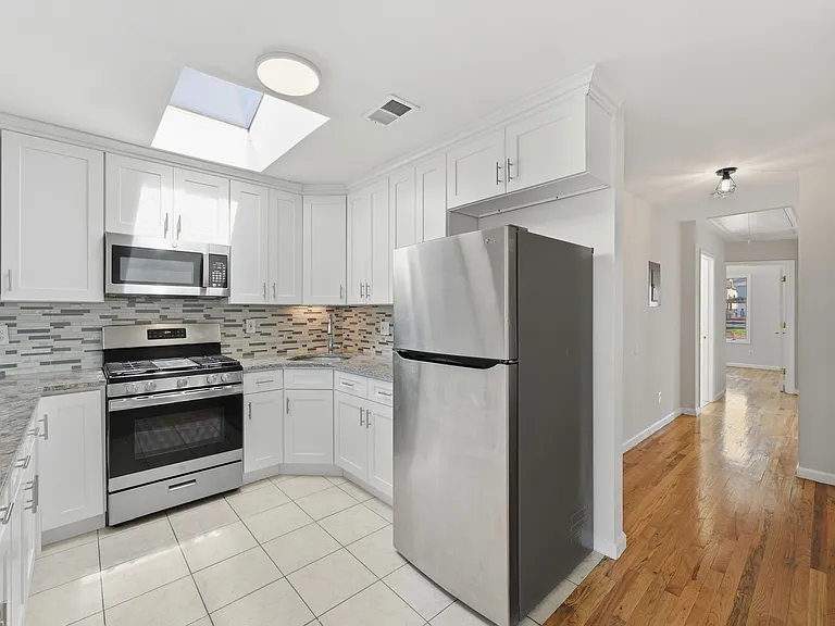 239 Terrace Ave #2 — Photo 8