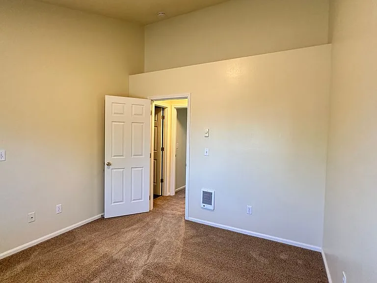 2607 S Cloverleaf Loop #2607 — Photo 37