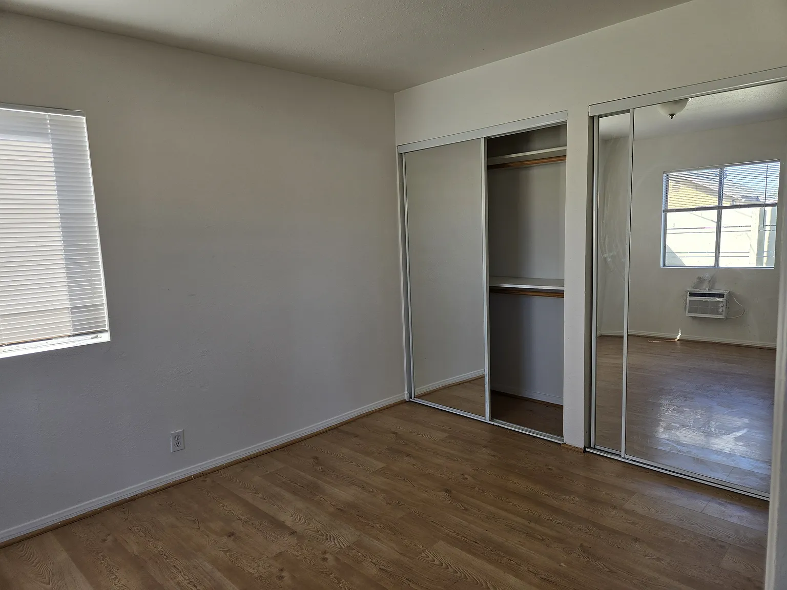1 bed, 550 sqft, $1,999 — Photo 4