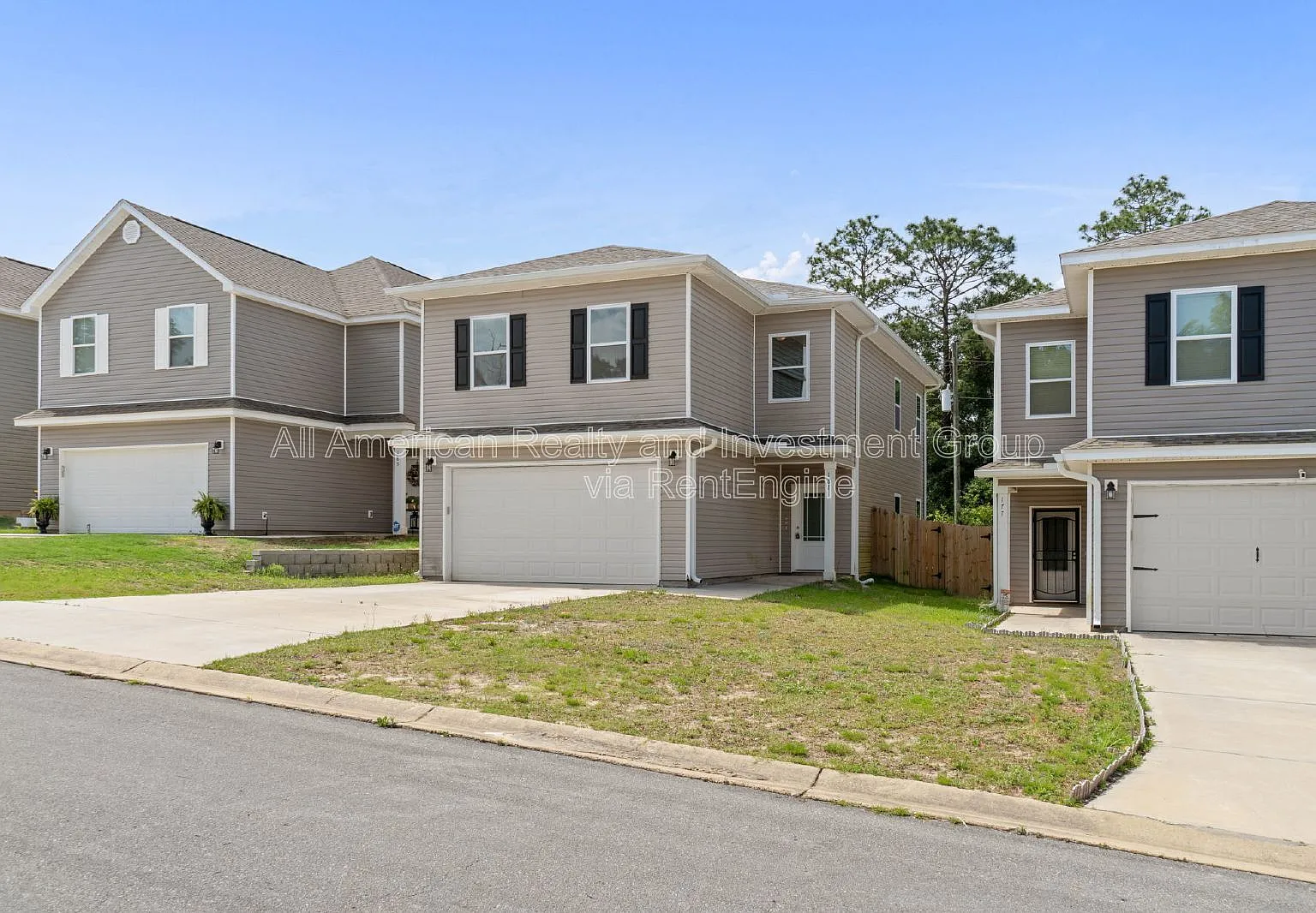 4 bed, 2.5 bath, 2080 sqft, $2,050 — Photo 2