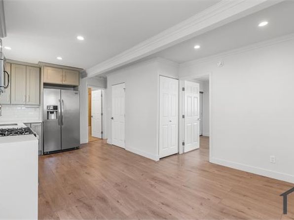 2927 1/2 Van Buren Pl