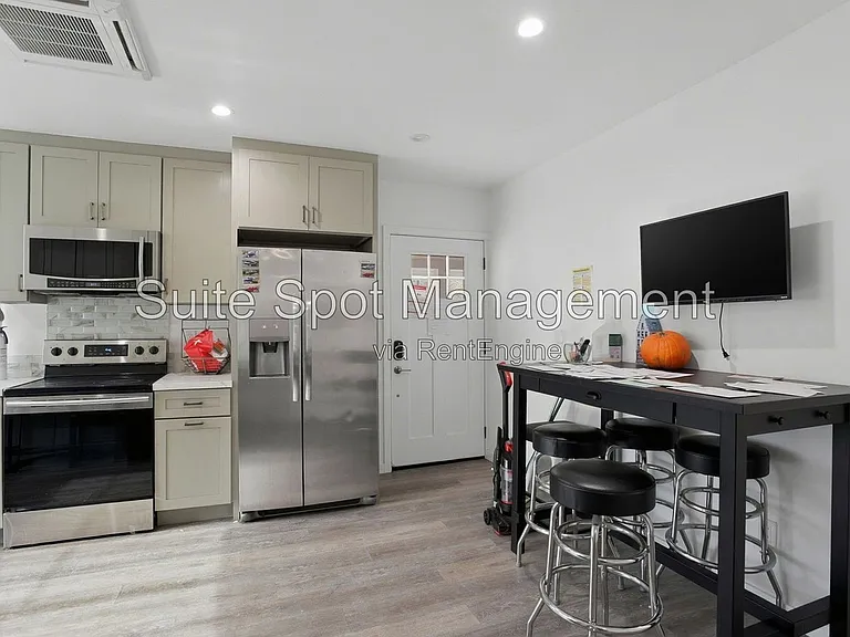 1409 Jefferson Ave #A1 — Photo 11