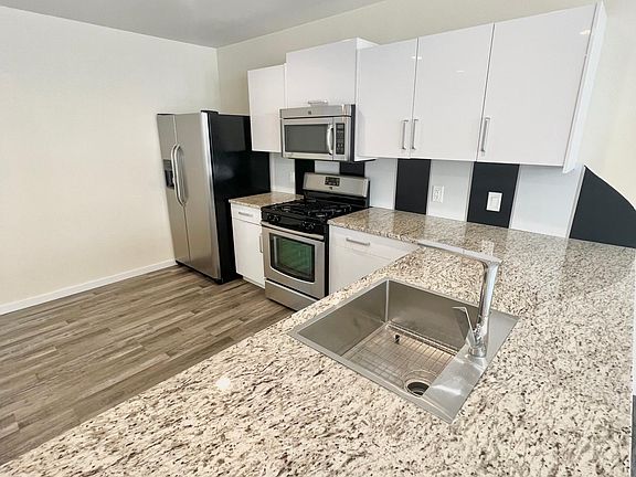 2nd image of 812 N 48th St #20