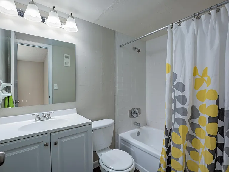 304 Bay Run St #1 — Photo 8