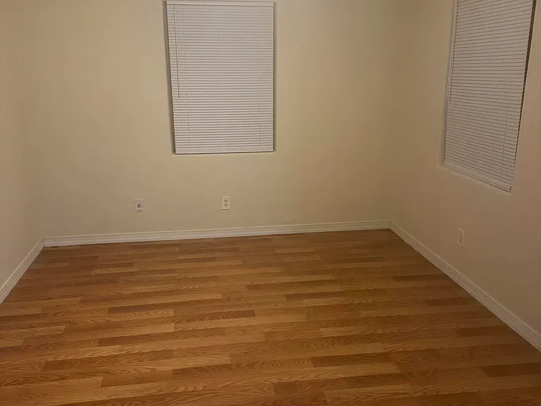 812 Texas Ct — Photo 5