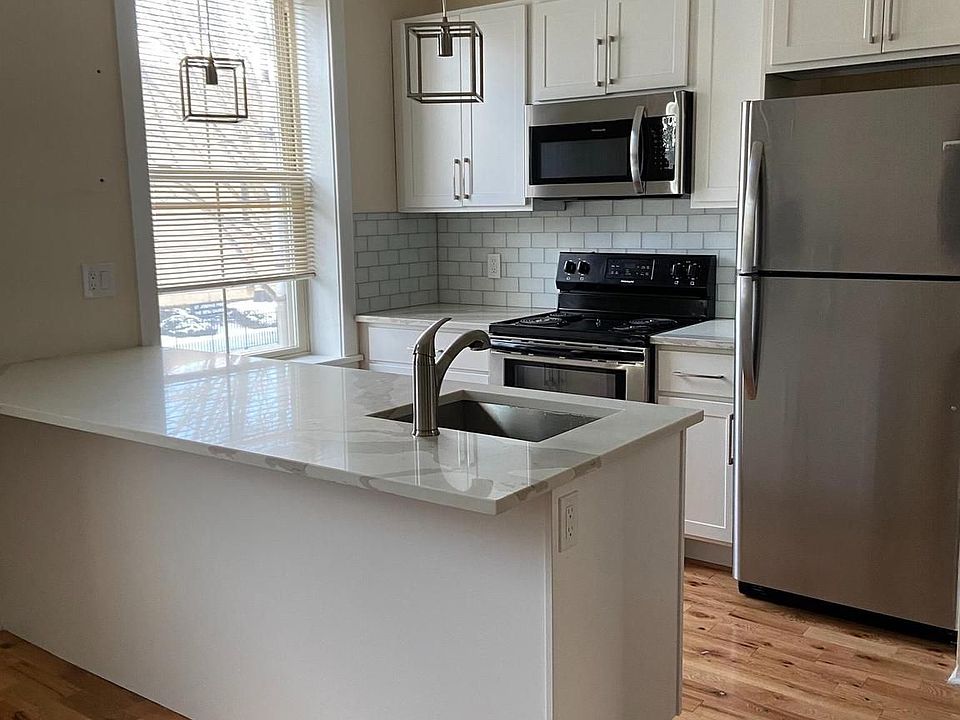 1st image of 1732 W Girard Ave #D