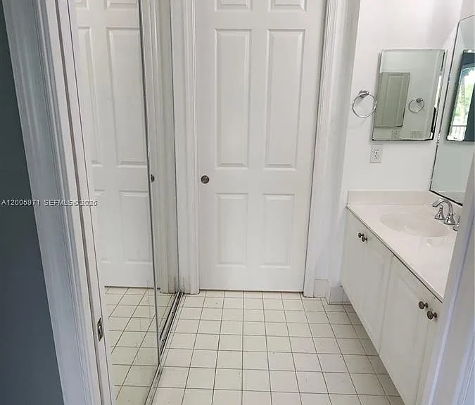 3600 Oaks Clubhouse Dr #206 — Photo 51