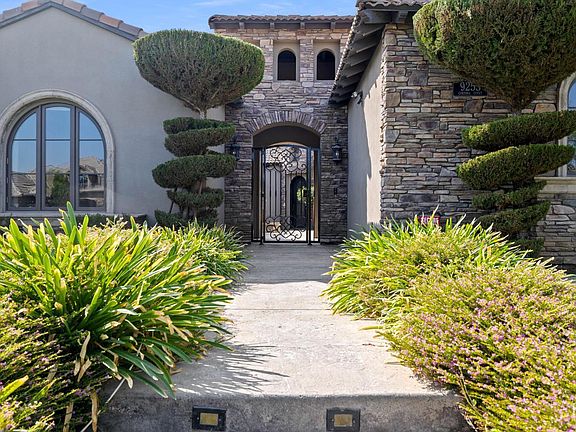 5th image of 9253 Cortona Ct