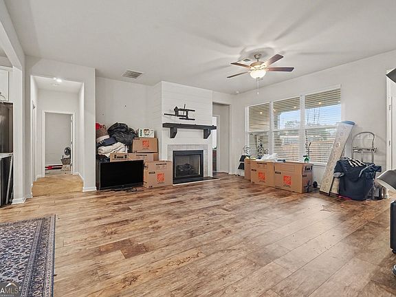 3rd image of 4433 Demesne Way