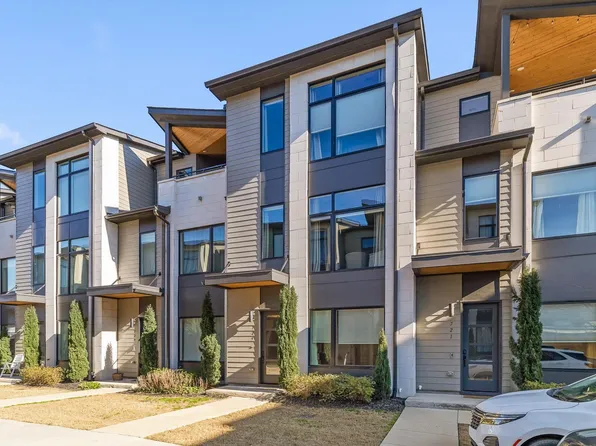 725 Burnside Pl #33, Chattanooga, TN 37408