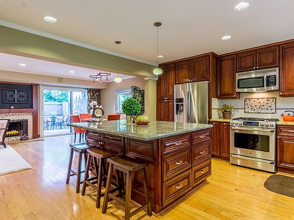 3rd image of 435 Alberto Way Unit 11