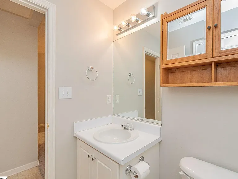215 E Middlebury Ln SW — Photo 11