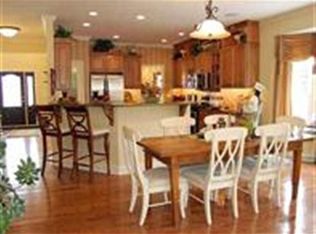 13 Havenbrook Ct, Latham, NY 12110