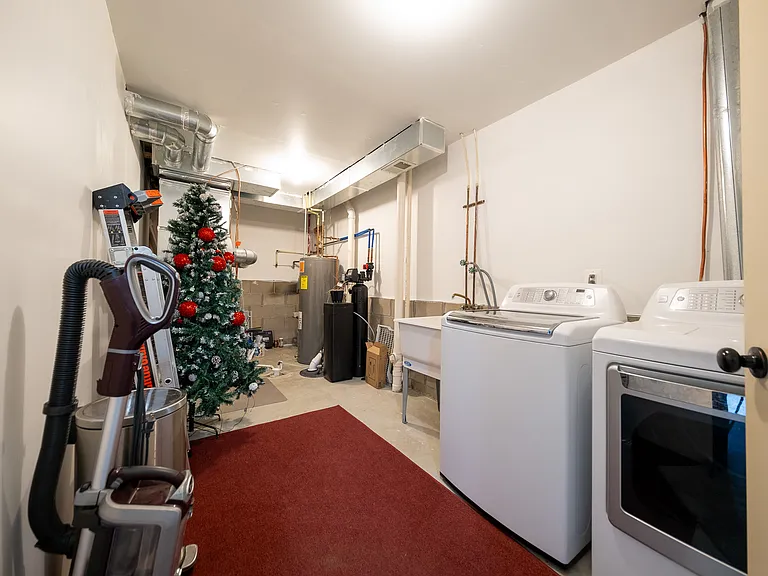 1635 Breton St — Photo 31