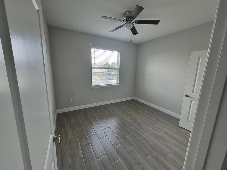 642 Desmoines Ct — Photo 8