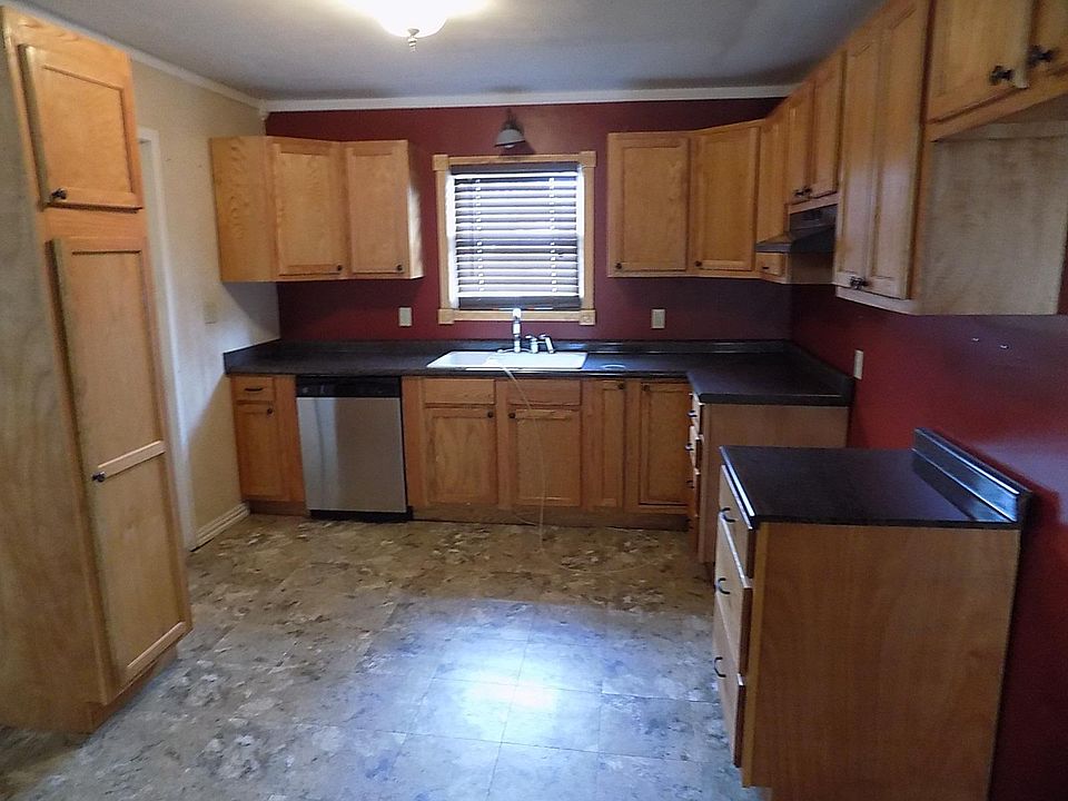2nd image of 109 W Sarah Ave