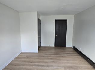 2218 Nichols Rd APT A, Arlington Heights, IL 60004