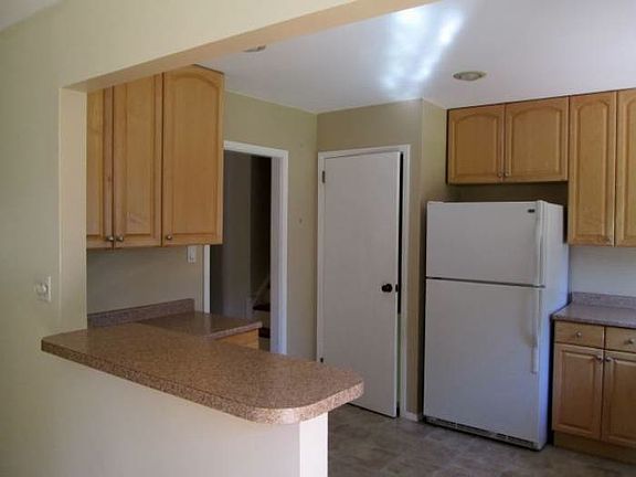 4th image of 13 Duncan Ln